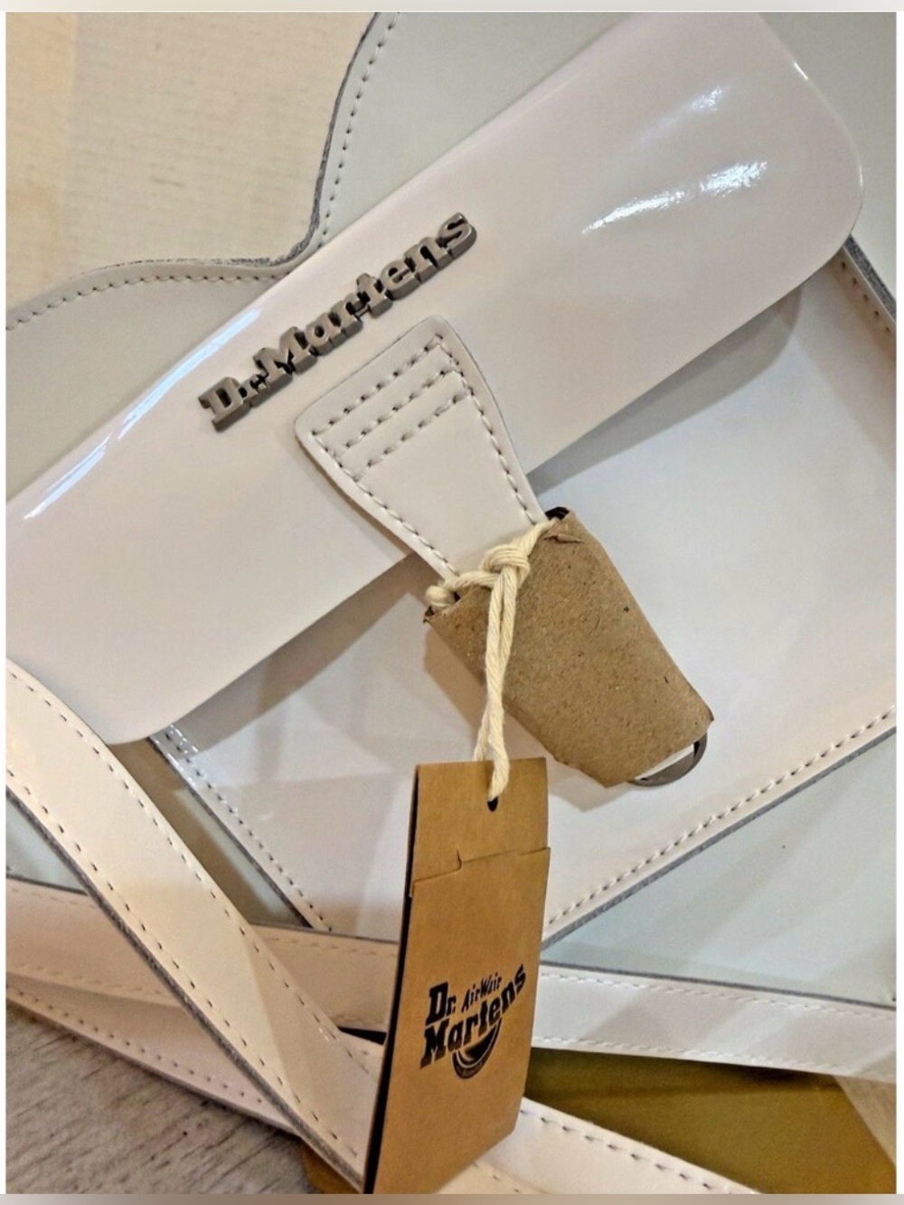 NWT DR.MARTENS WHITE LEATHER HEART SHAPE BACKPACK - Picture 14 of 16